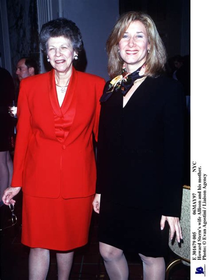 Alison Stern-Berns: Biography, Net worth, Career, and many more