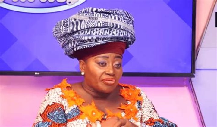 All The Times Akumaa Mama Zimbi Carried A DSTV Dish On Her Head As A Head Gear