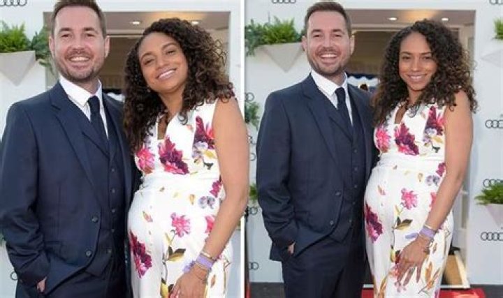 Chris Kamara Wife: Is Chris Kamara Married?