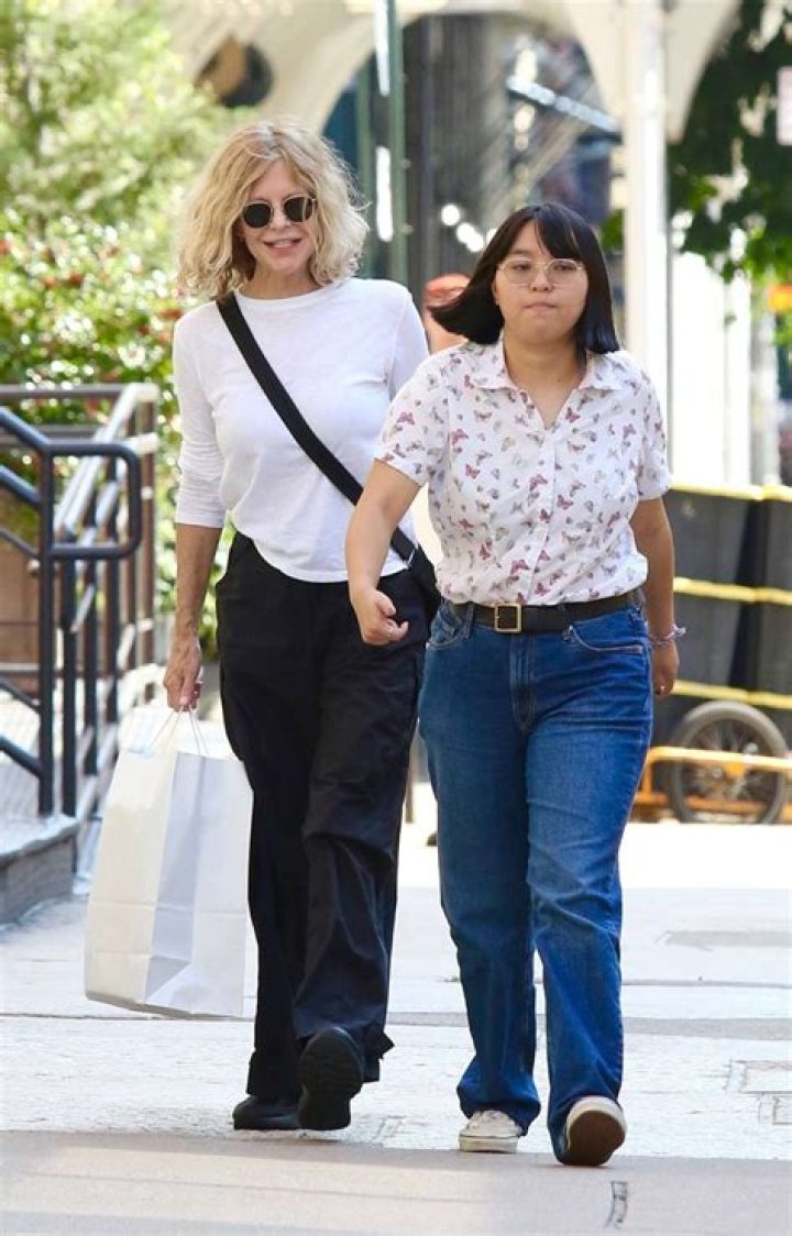 Meg Ryan Siblings: Meet Dana, Annie And Andrew