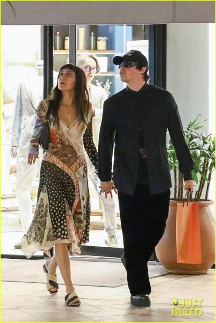 Oliver Stark Girlfriend: Who is Oliver Stark dating?